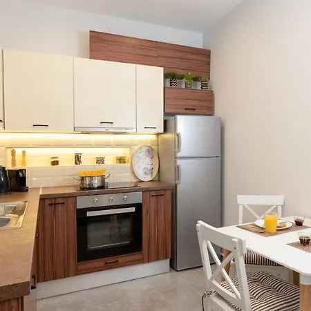 Cozy Corner - Stylish Volos